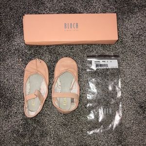 Girls Bloch ballet slippers 🩰